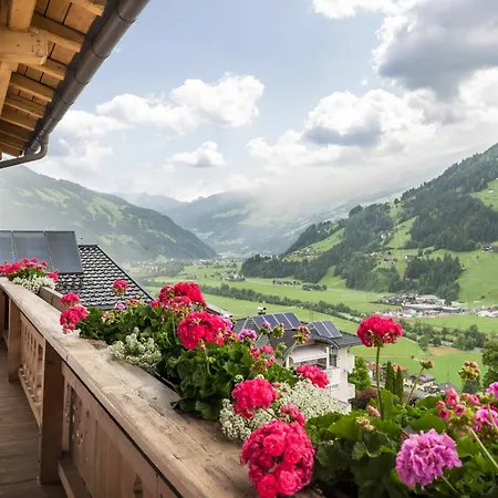 Apartment Dornauer Sommer Hippach